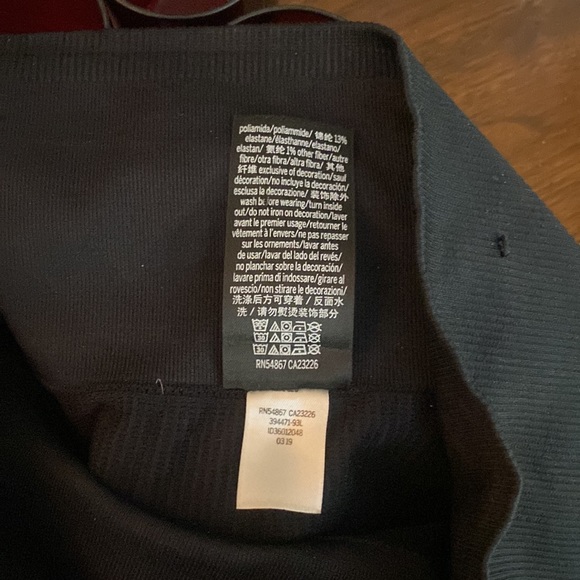 💖PINK Victoria’s Secret leggings size small black and white tie-dye Brand new - Picture 6 of 10